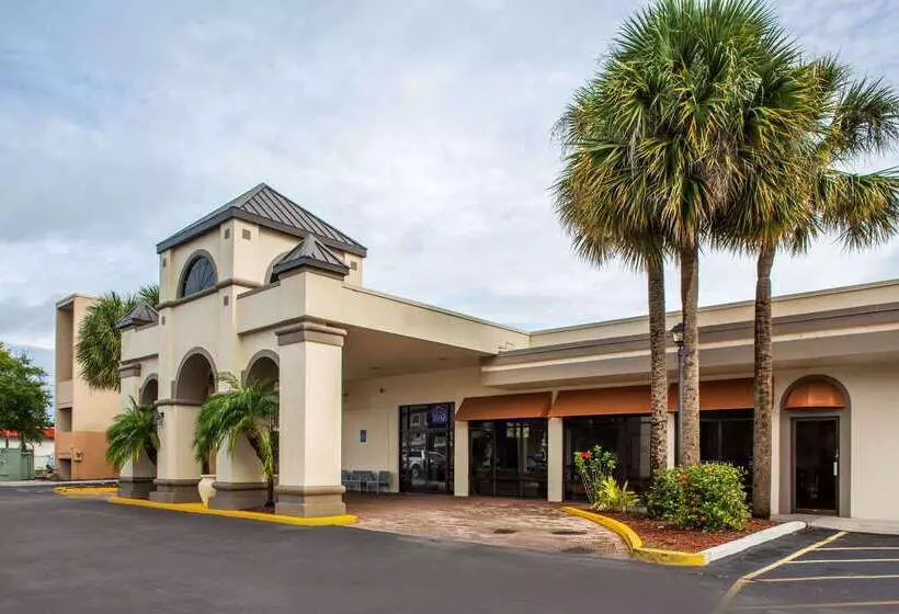 هتل Days Inn & Suites By Wyndham Orlando Airport