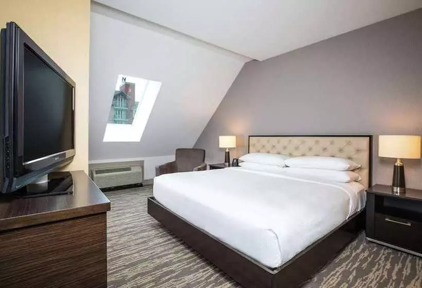 酒店 Hilton Whistler Resort & Spa