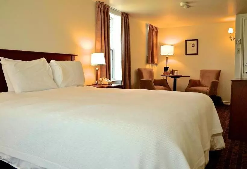 Отель Inverary Resort