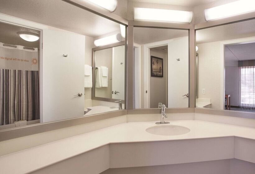 Отель La Quinta Inn By Wyndham San Diego Chula Vista