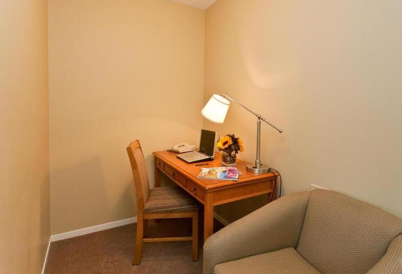 هتل Lord Stanley Suites On The Park