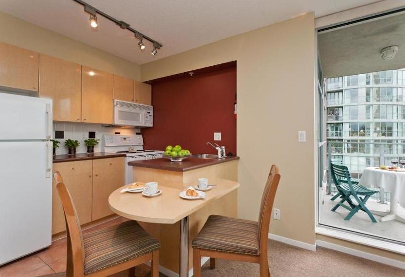 هتل Lord Stanley Suites On The Park