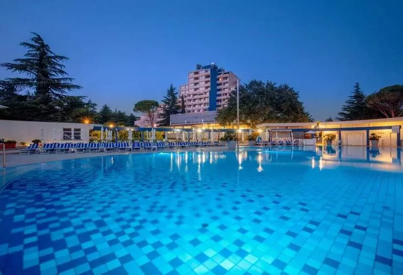 هتل Valamar Diamant