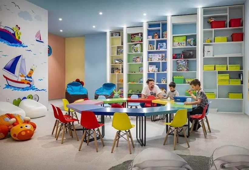 هتل Valamar Diamant