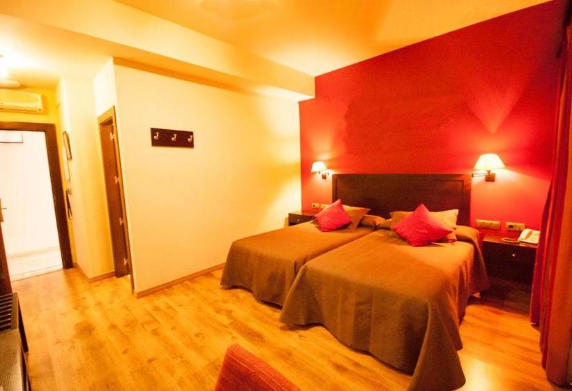 هتل Hacienda Atalaya