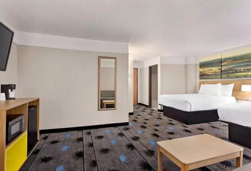 هتل Days Inn By Wyndham Kansas City International Airport