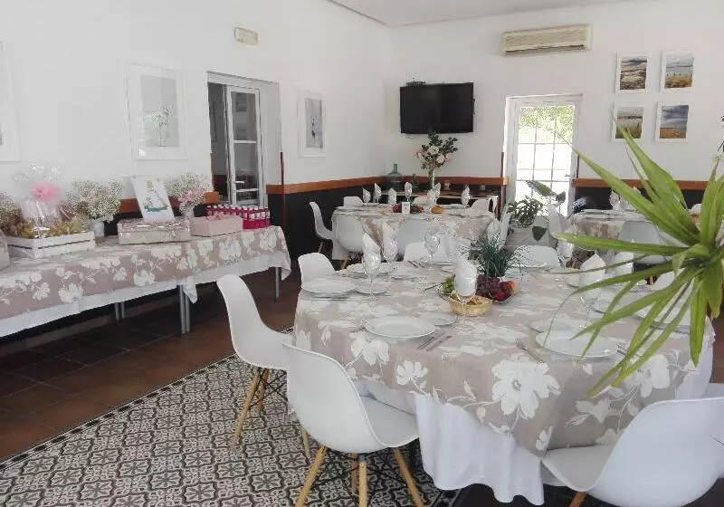 Отель Marisma Sancti Petri