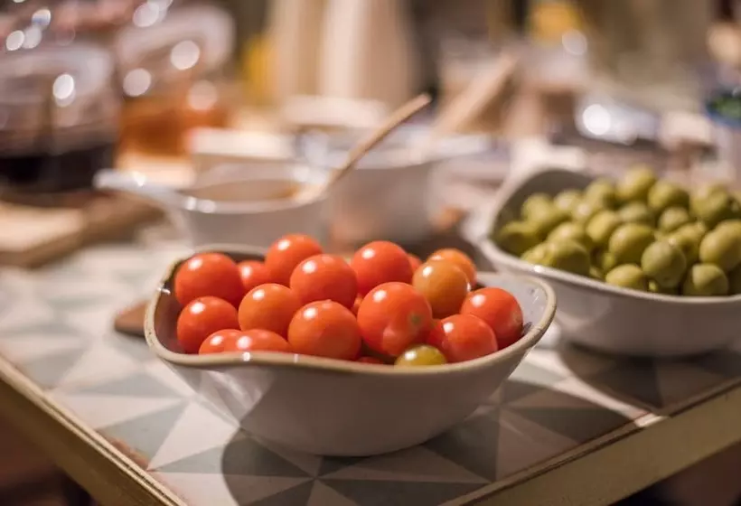 Отель Petit Palace Boqueria Garden