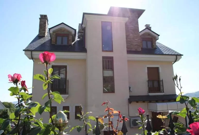 فندق Villa Mencia