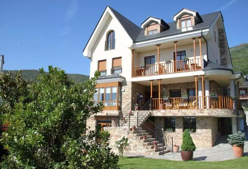 فندق Villa Mencia