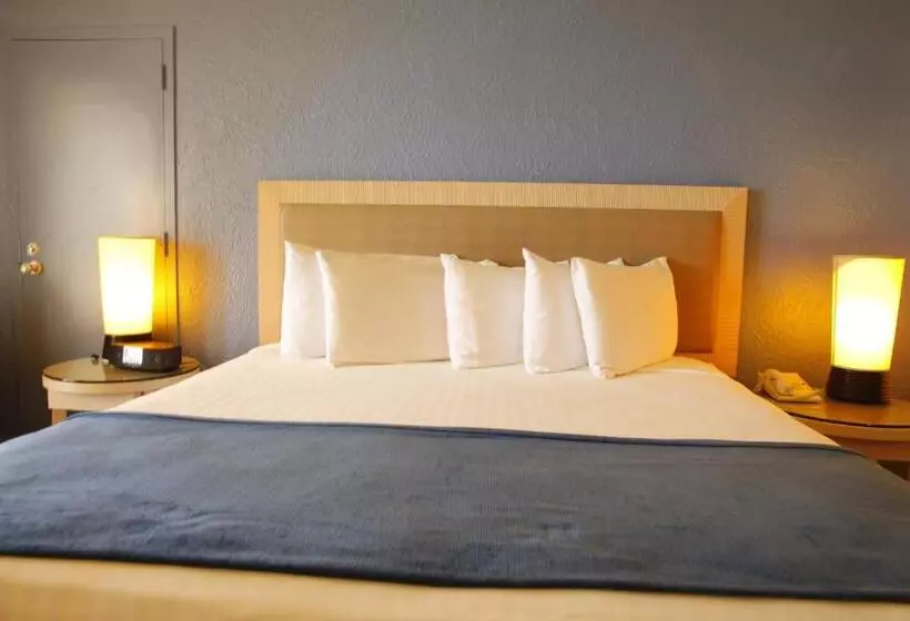 هتل Windward Passage