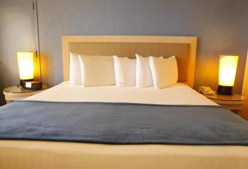 هتل Windward Passage