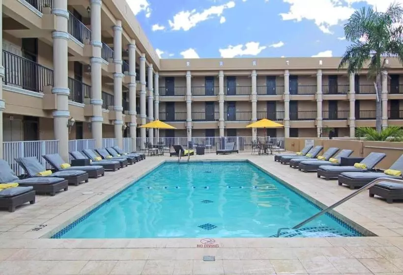 هتل Windward Passage