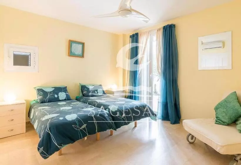 Jardines De Las Golondrinas