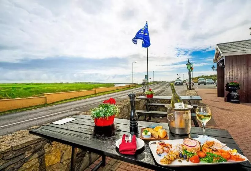 Отель Bellbridge House