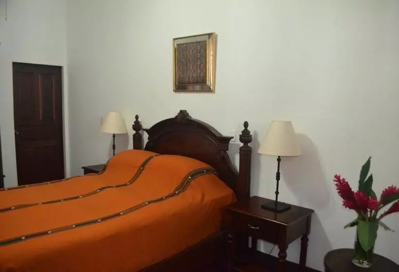 هتل Casa La Merced