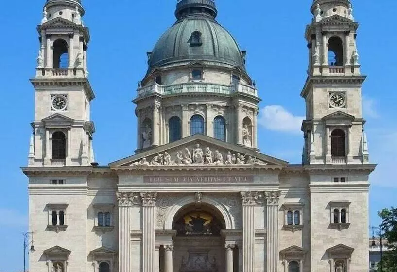 Hotell Equity Point Budapest