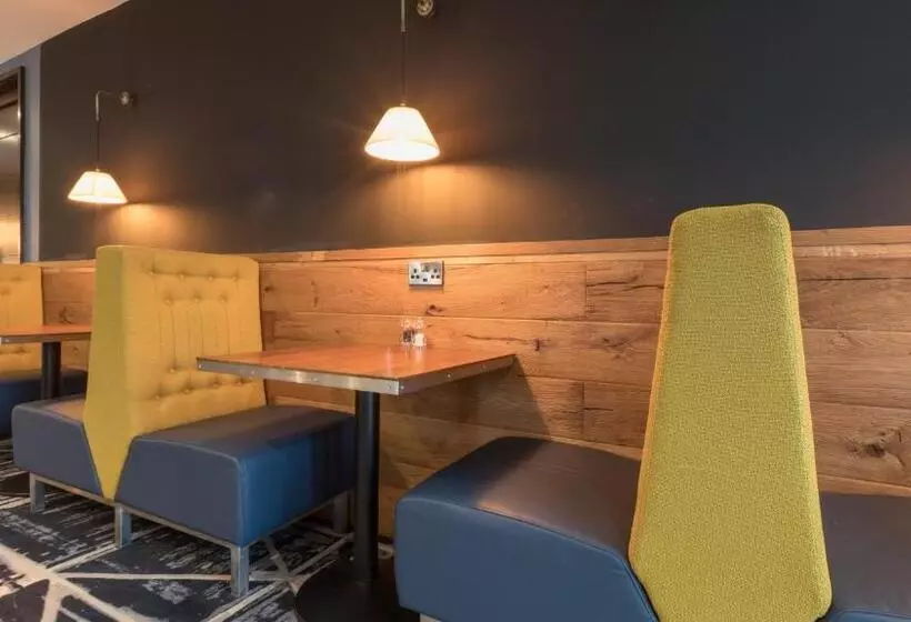 Hotelli Holiday Inn Manchester Central Park By Ihg