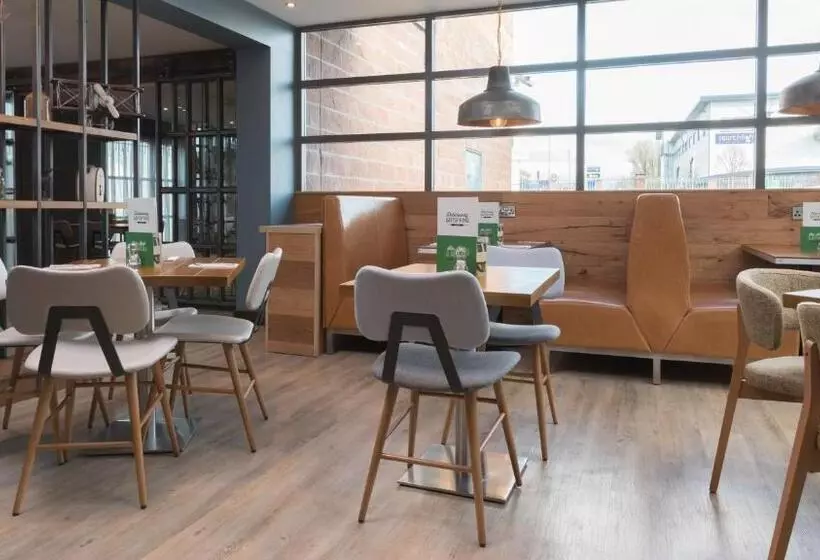 Hotelli Holiday Inn Manchester Central Park By Ihg