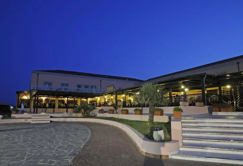 Отель Le Tonnare Di Stintino  Beach Resort