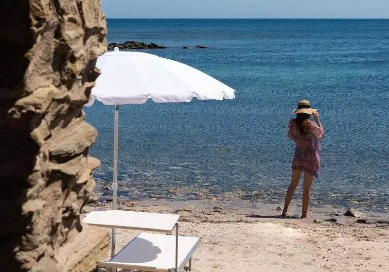 Отель Le Tonnare Di Stintino  Beach Resort