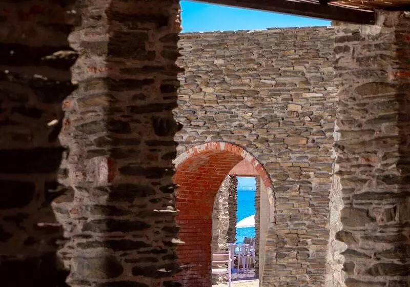 Отель Le Tonnare Di Stintino  Beach Resort