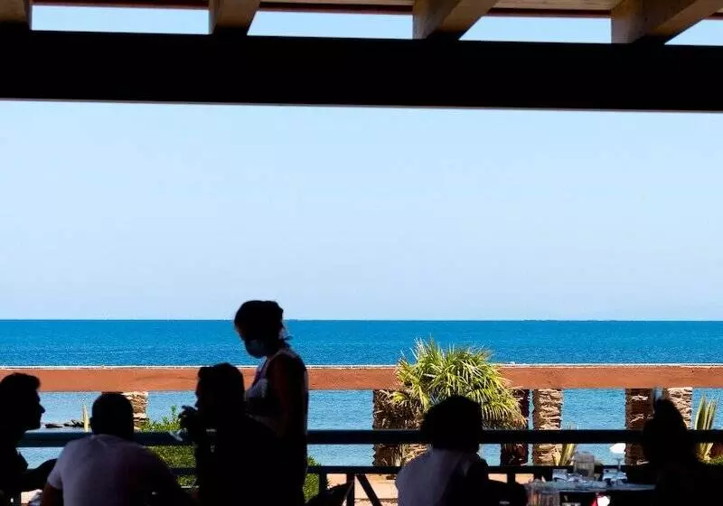 Отель Le Tonnare Di Stintino  Beach Resort