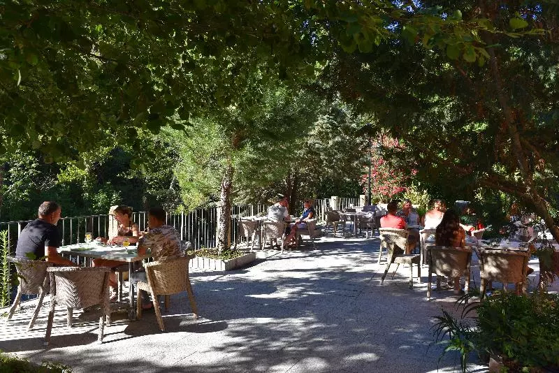 בית מלון כפרי Les Jardins De La Glaciere