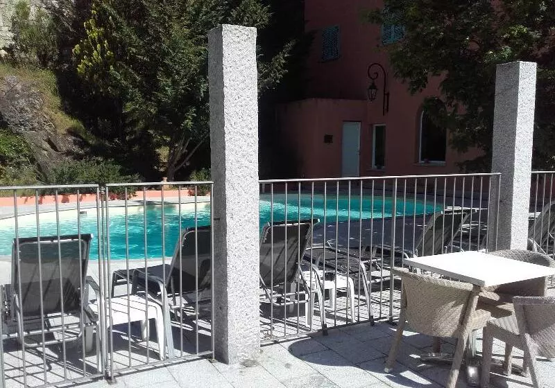 בית מלון כפרי Les Jardins De La Glaciere