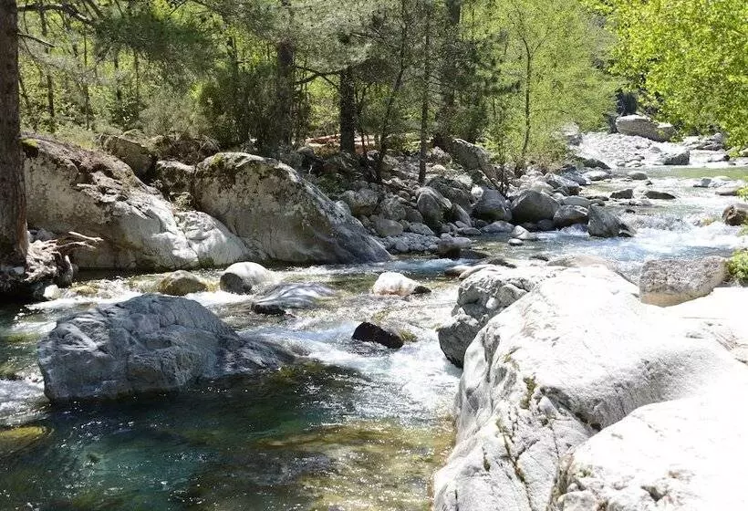 בית מלון כפרי Les Jardins De La Glaciere