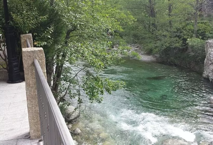 בית מלון כפרי Les Jardins De La Glaciere
