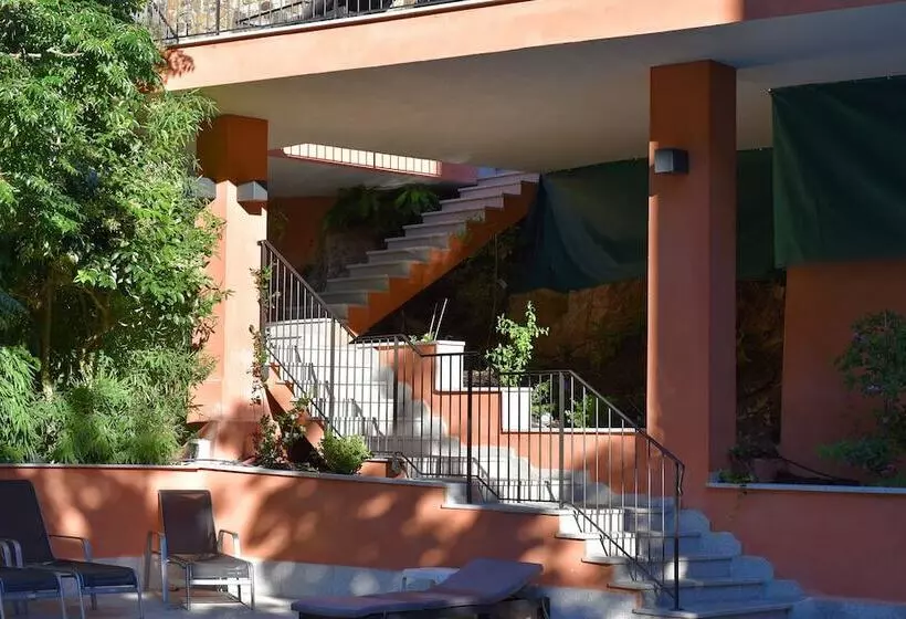 בית מלון כפרי Les Jardins De La Glaciere