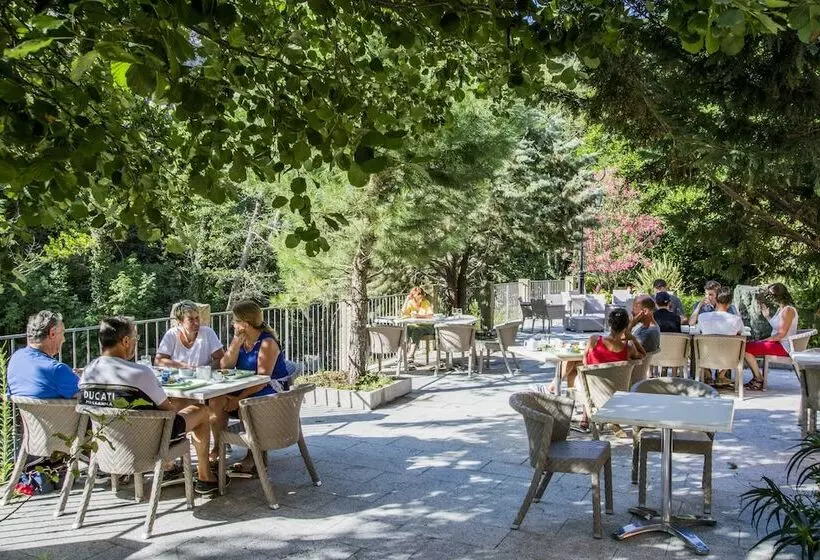 בית מלון כפרי Les Jardins De La Glaciere