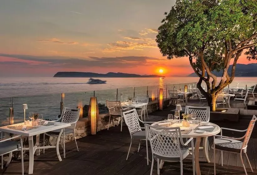 Отель Royal Ariston