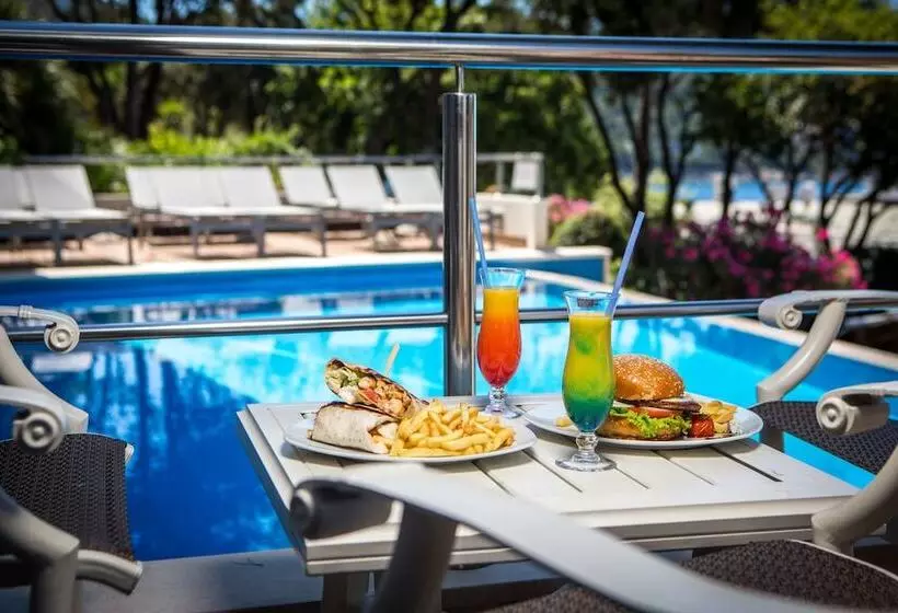 Отель Royal Ariston