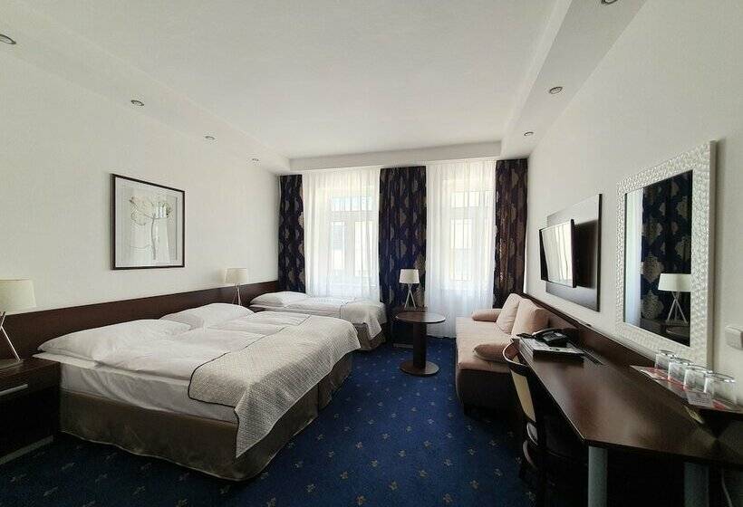 هتل A1 Royal Plaza