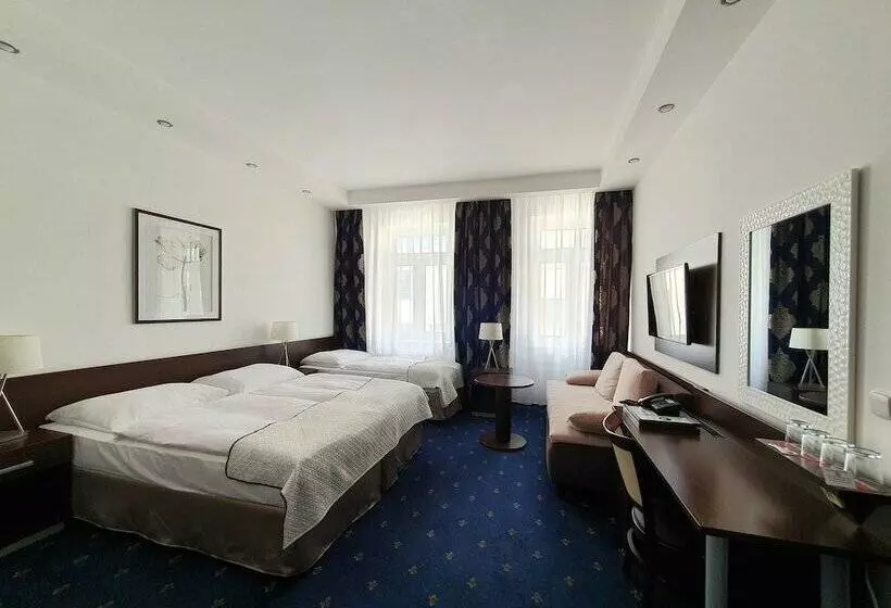 هتل A1 Royal Plaza