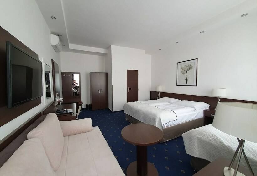 هتل A1 Royal Plaza