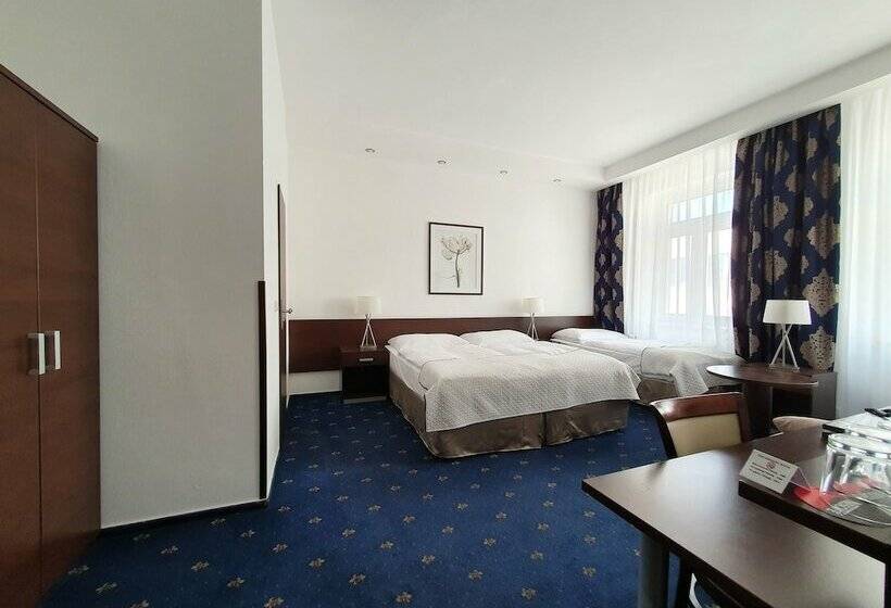 هتل A1 Royal Plaza