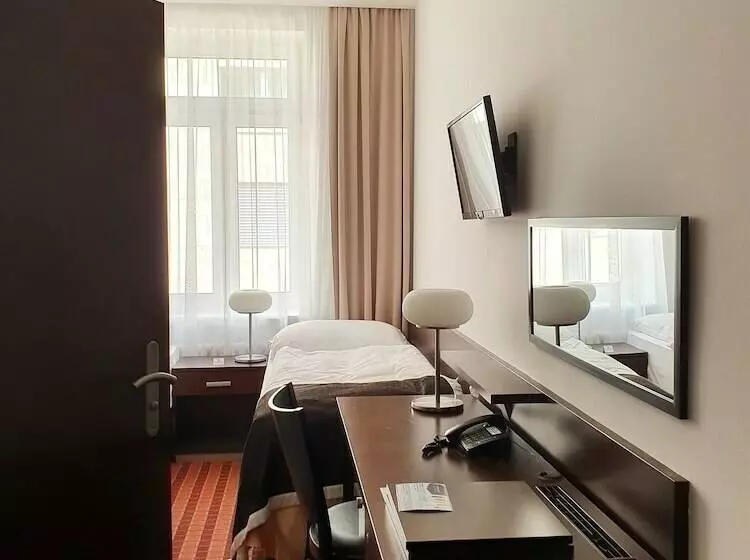 هتل A1 Royal Plaza