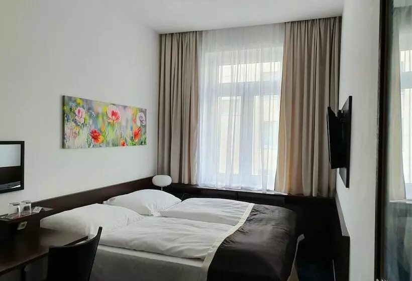 هتل A1 Royal Plaza