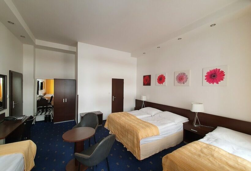 هتل A1 Royal Plaza