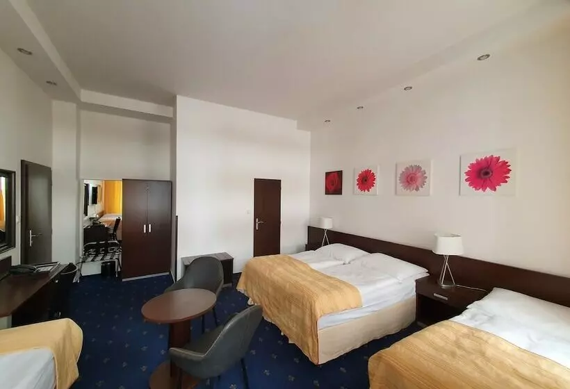 هتل A1 Royal Plaza