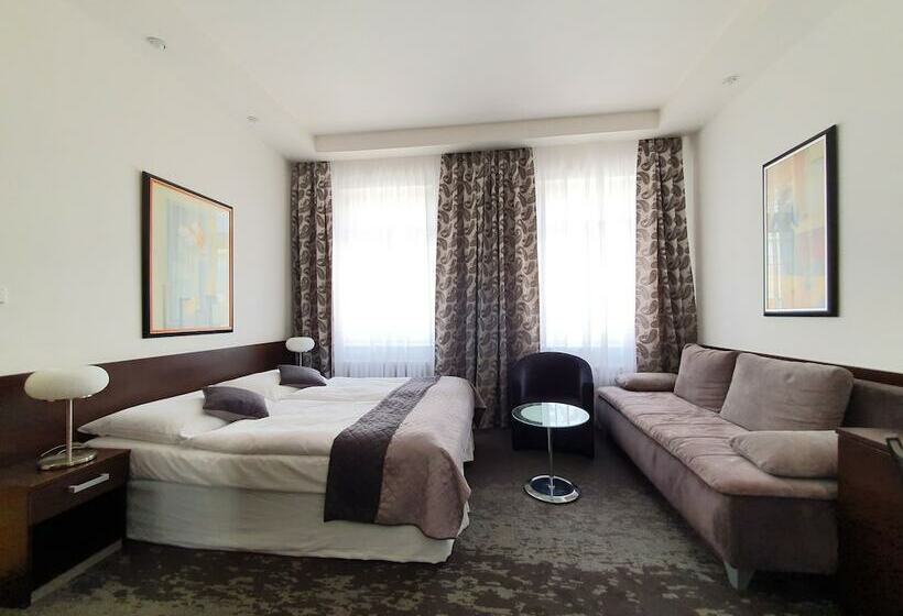 هتل A1 Royal Plaza