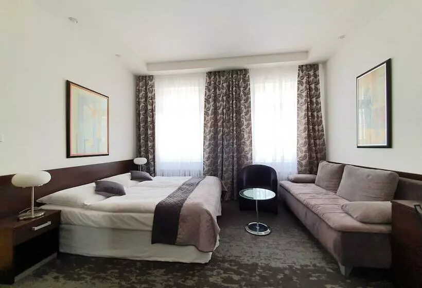 هتل A1 Royal Plaza