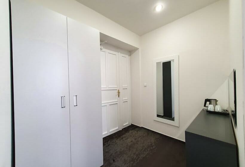 هتل A1 Royal Plaza