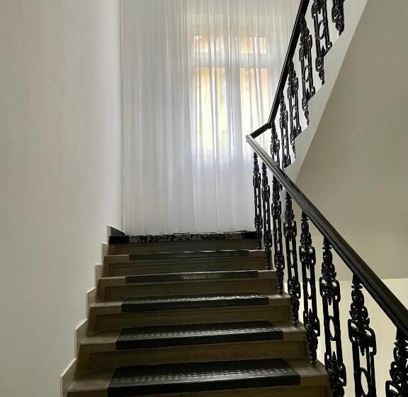 هتل A1 Royal Plaza