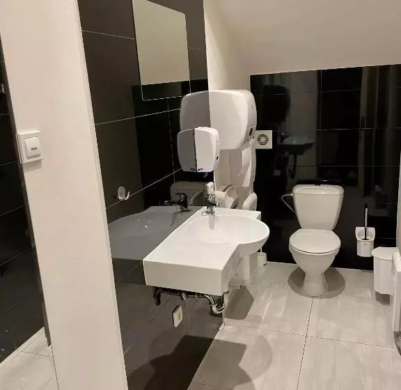 هتل A1 Royal Plaza