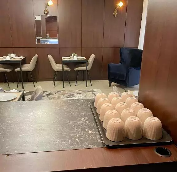 هتل A1 Royal Plaza