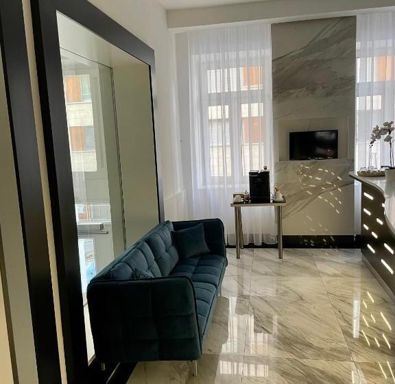 هتل A1 Royal Plaza